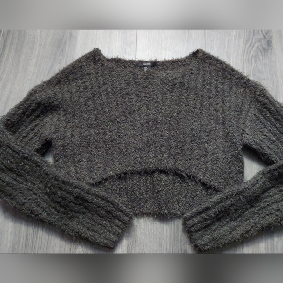 Sweater - Picture 1 of 3